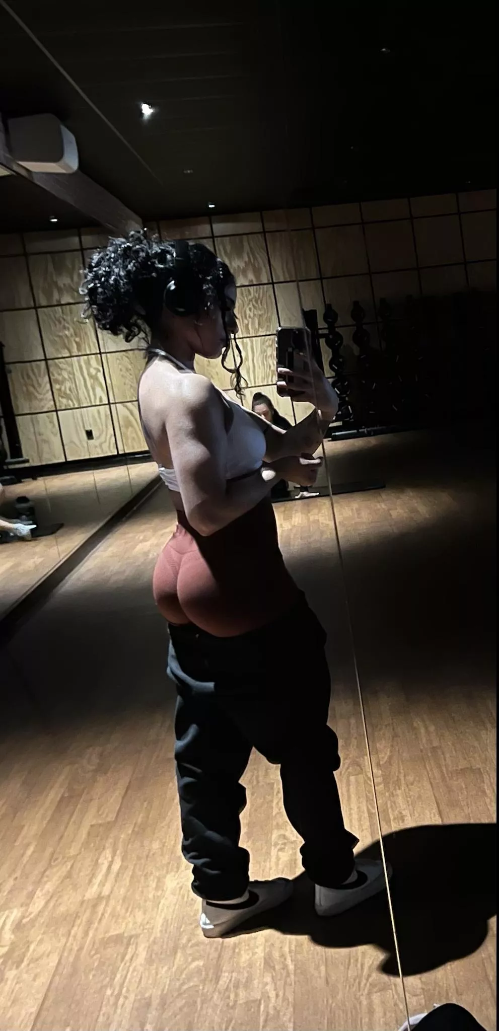 Let me lead our yoga class 💗