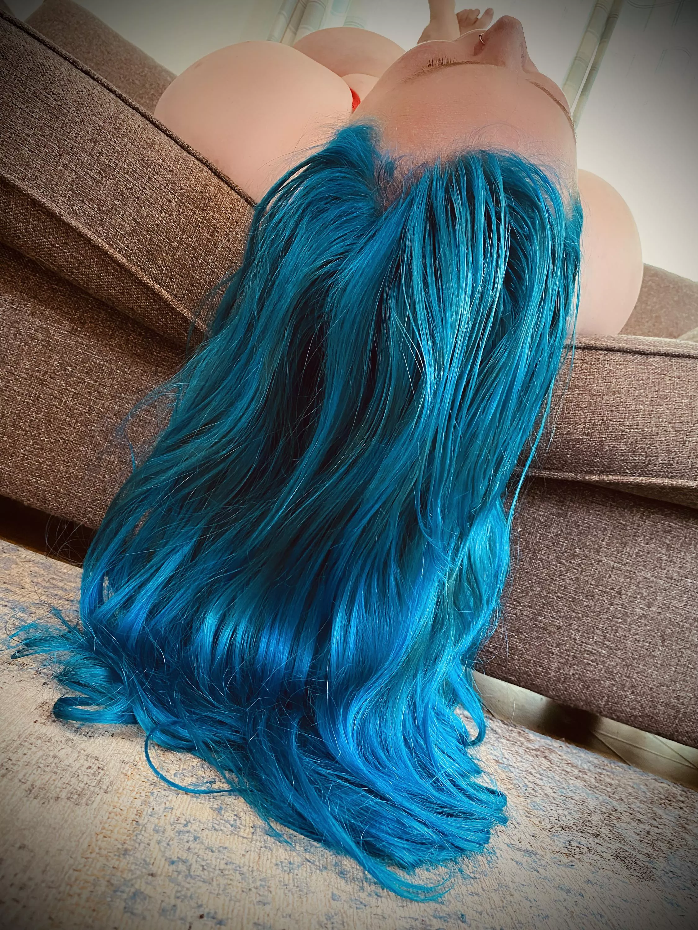 🇬🇧✨ Long blue hair for the win 💙