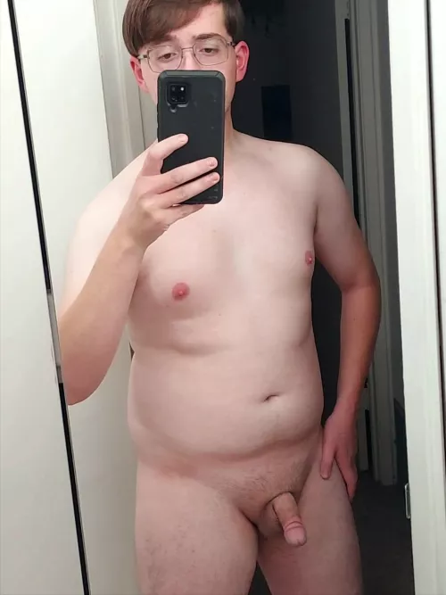 [M] Pic is a bit too close, but how do I look?
