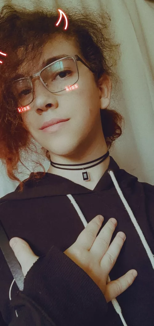 my new chockers arrived today, how do I look?