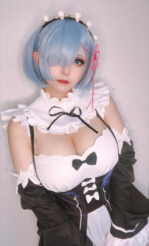 My Rem cosplay didn't fit well on my tits but oh well, it's difficult to make cosplay for DDs. (OC)