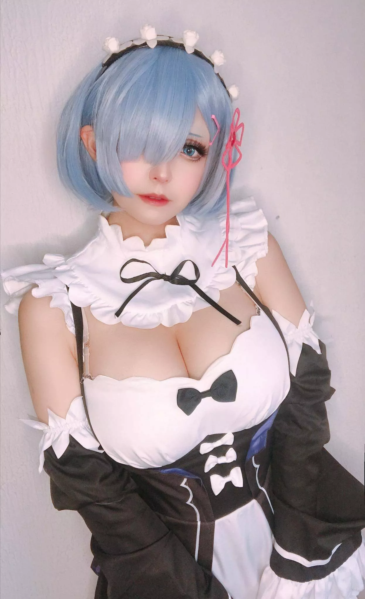 My Rem cosplay didn't fit well on my tits but oh well, it's difficult to make cosplay for DDs. (OC)