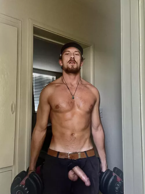 So horny when I workout 🥖