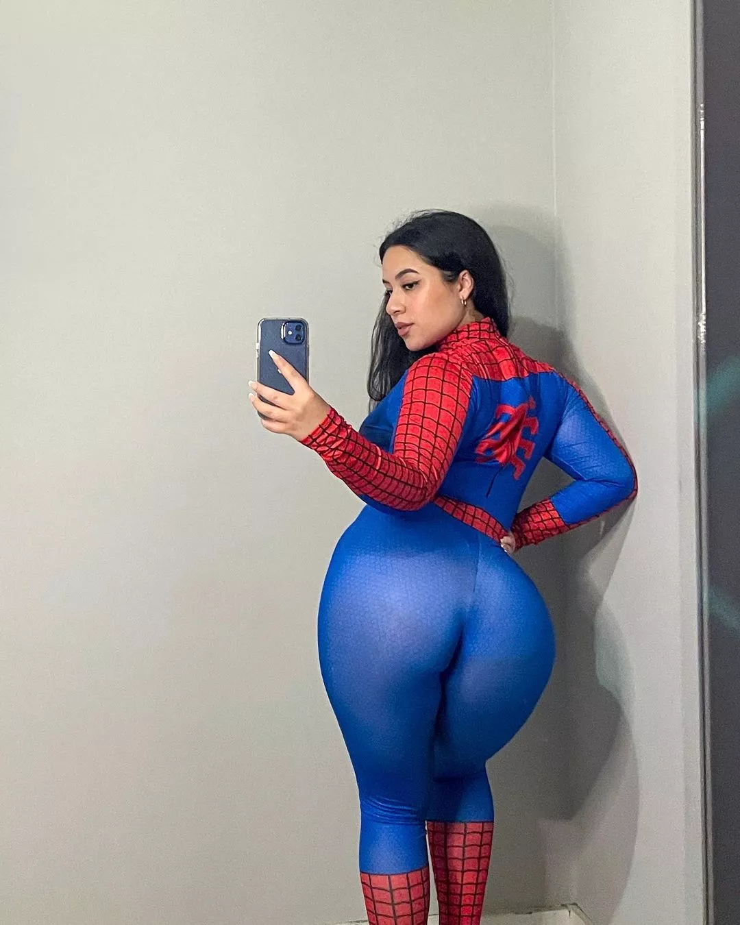 Spiderwoman's thicc