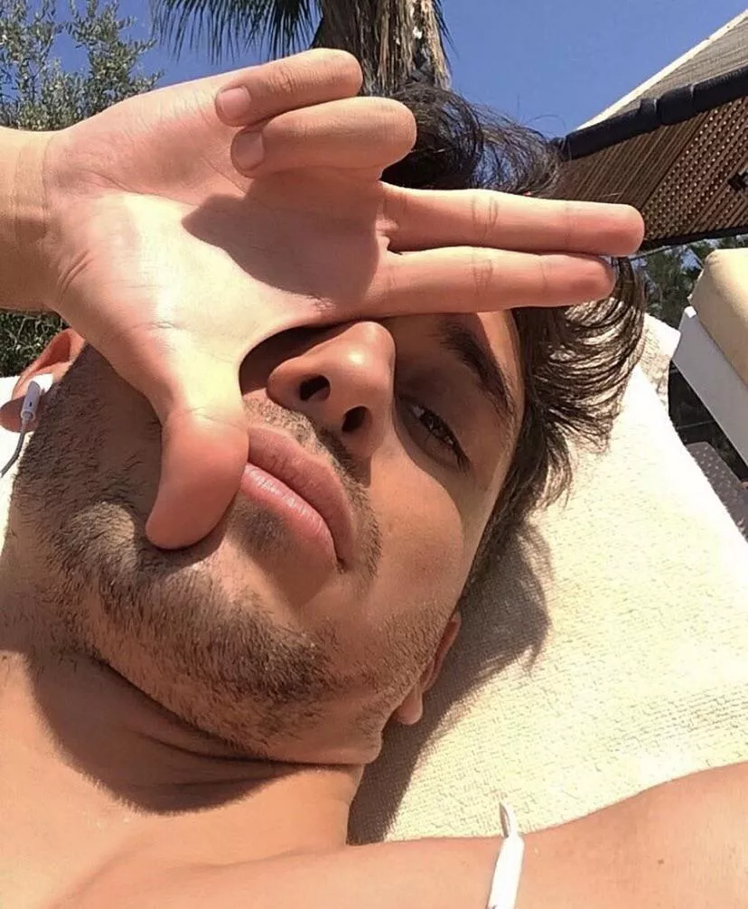 Still terrible at posing 🙂👋