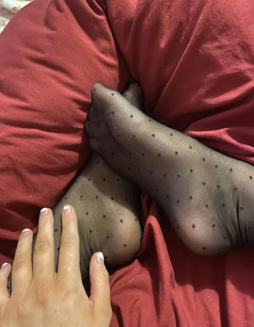 #tbt last year with my soles wrapped in nylons 😅 who would like a taste? xx
