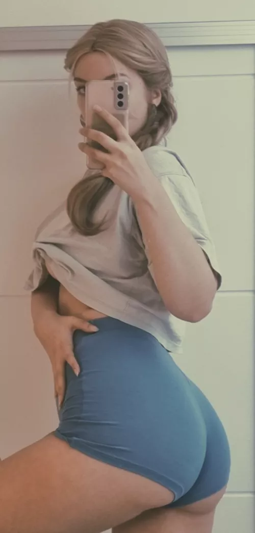 thick blondes are a delicacy you need to try