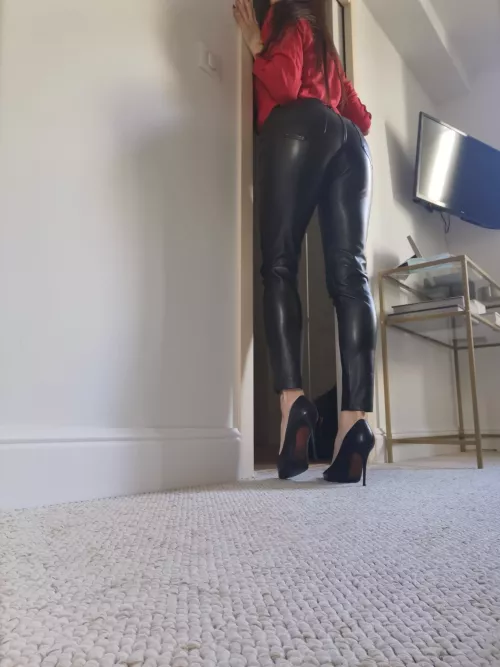 Today's work attire! 💋