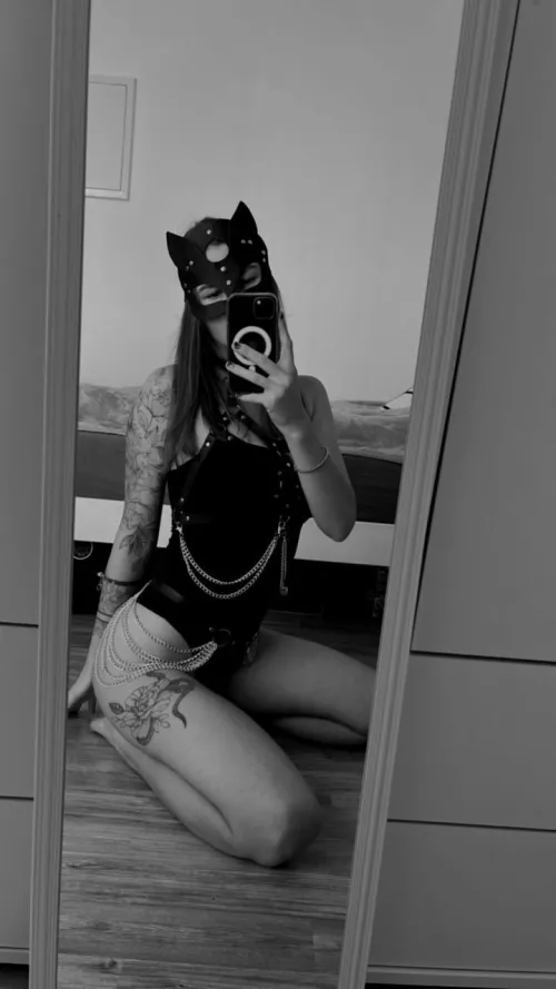 Wanting people to jerk off onto my pussy qualifies me for this sub, doesn't it?