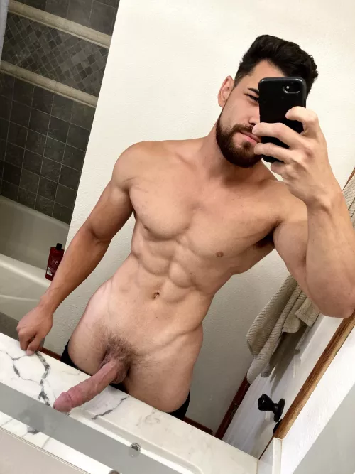 Weekends are for workouts and nudes.