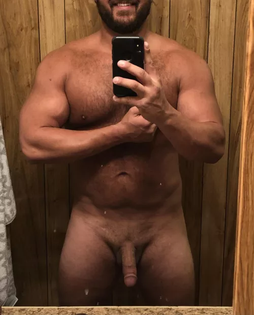 Who’s going to help (m)e clean the mirror?
