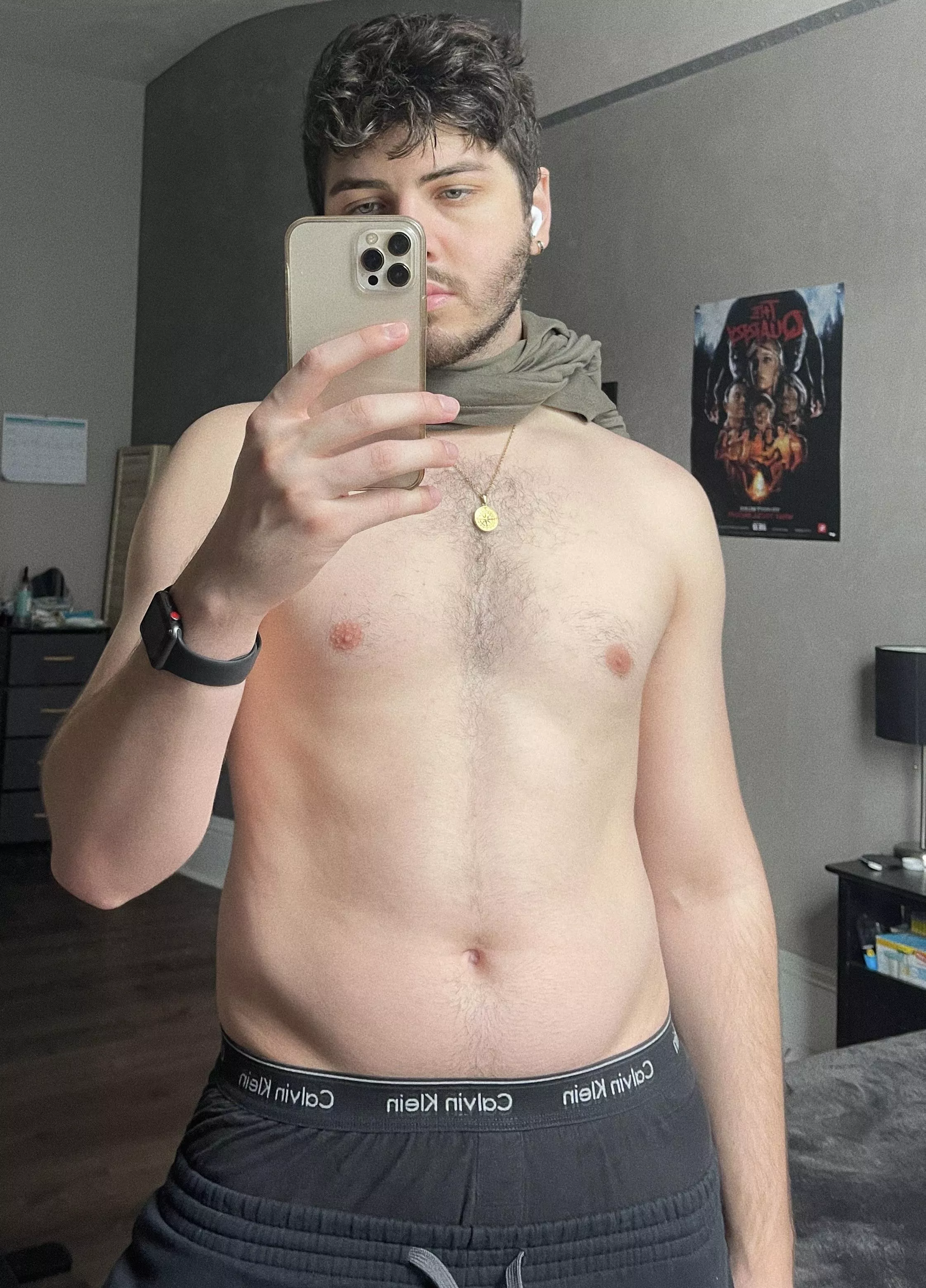 working on getting my six pack back!! but I kinda like this look 👀 what you think?