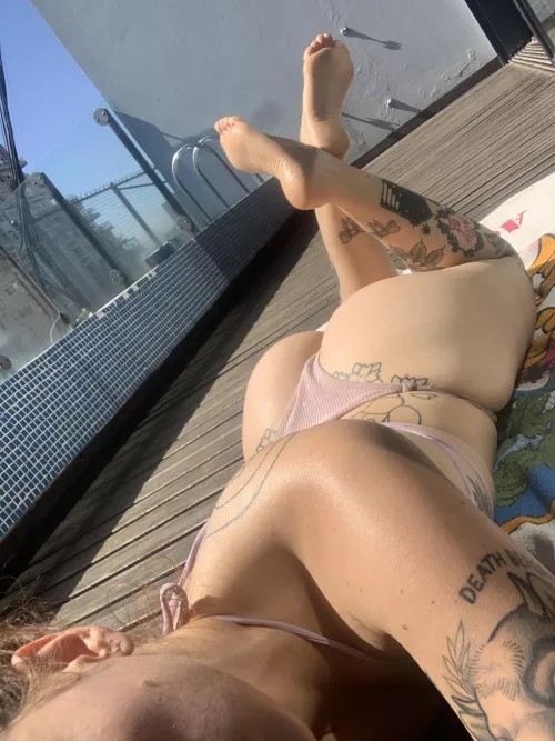 Would you help me apply sunscreen?