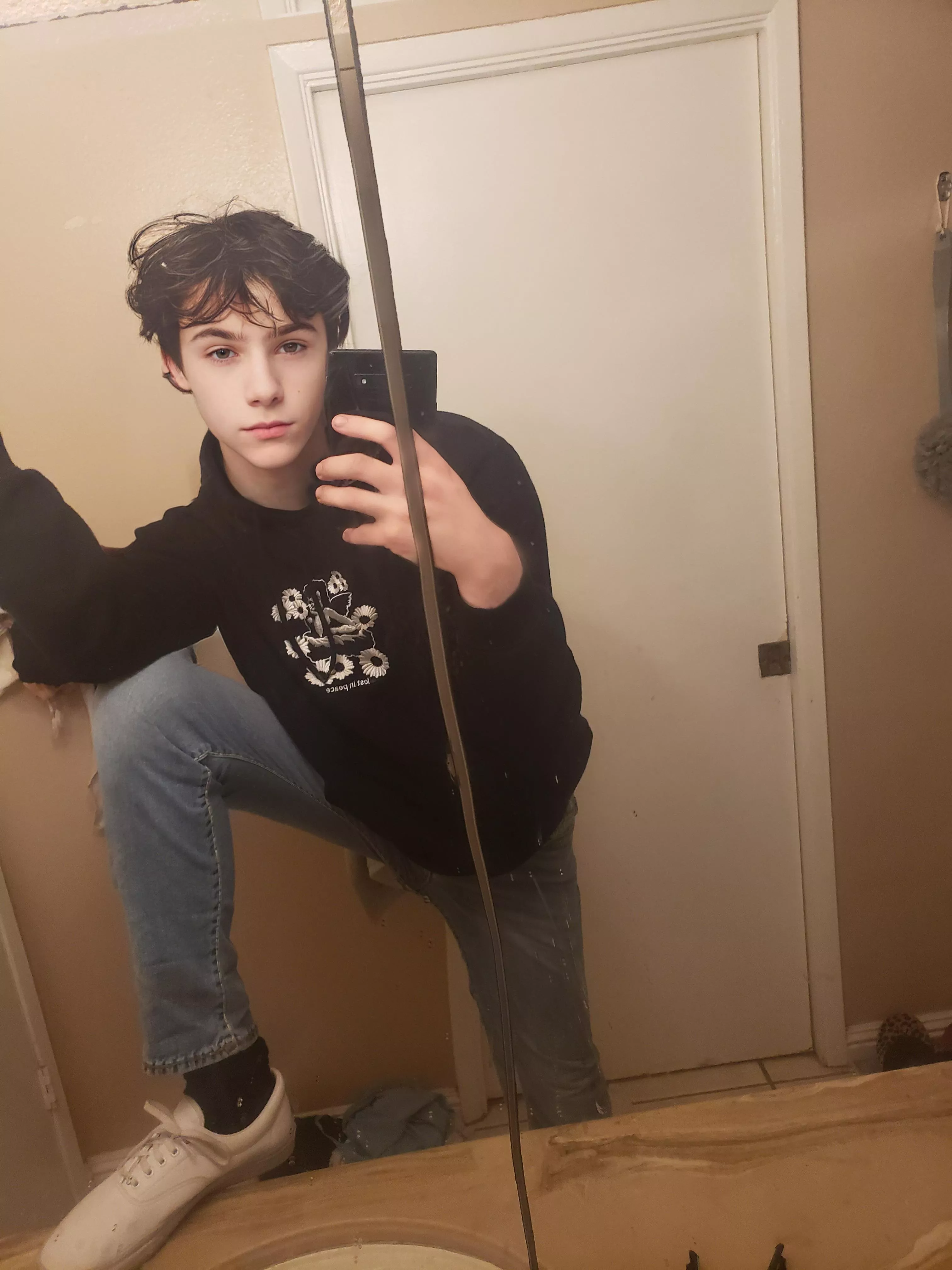 (18) happy b/day to me 🙃