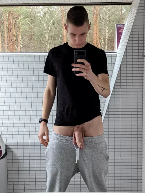 [22] anyone for fun in the library bathroom? 🤣