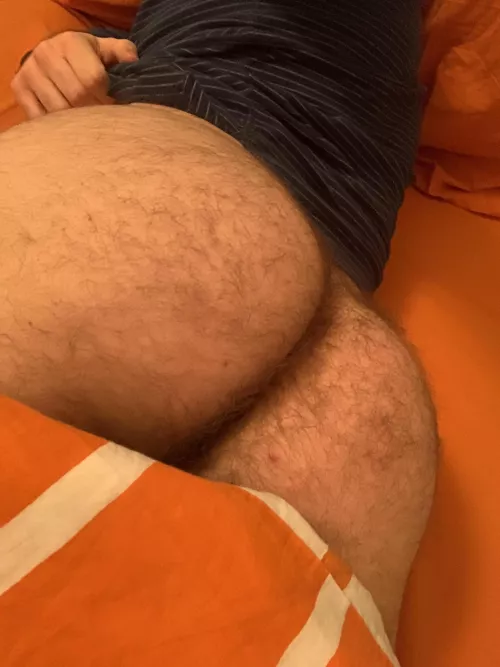 24 in shape bottom bro with a big furry ass.😏 DM me or add my snap: FurryBro9327