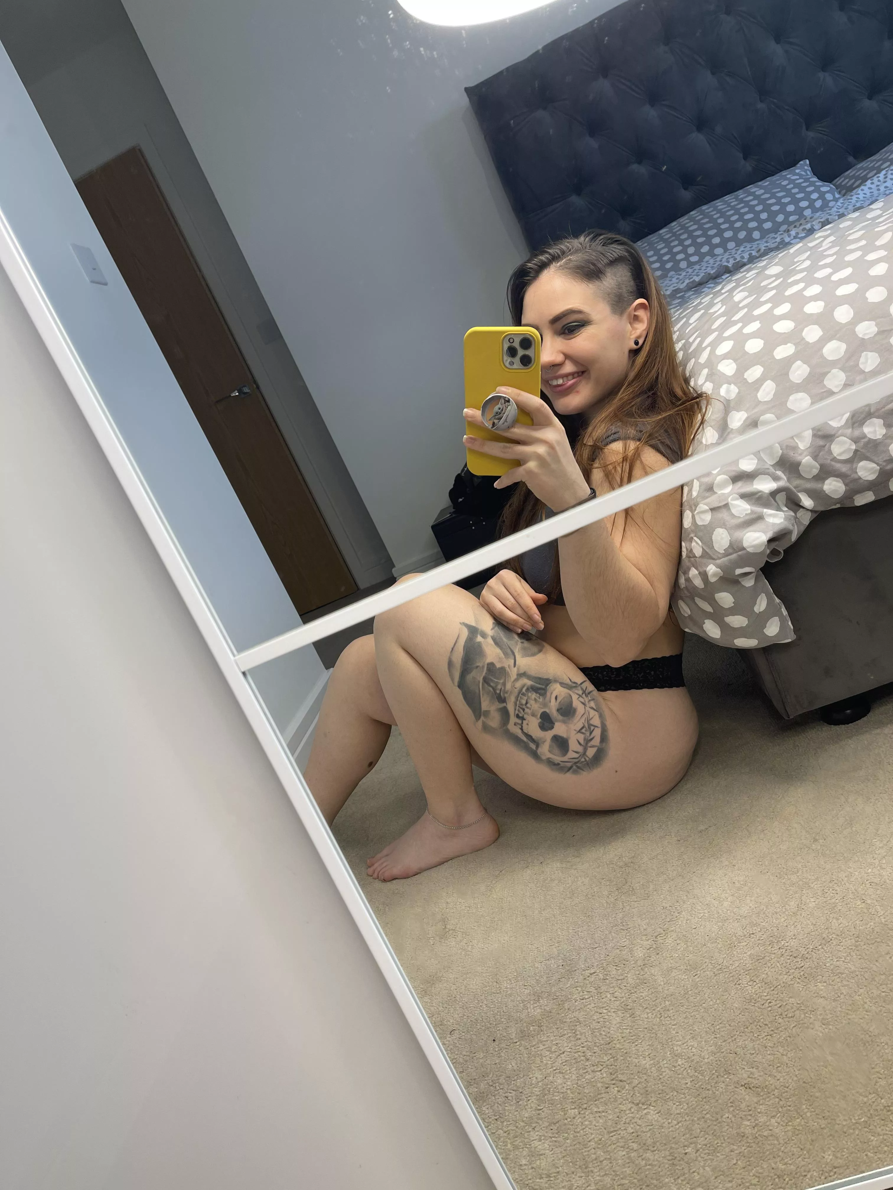 4ft 8” little pocket sized cutie 🥰