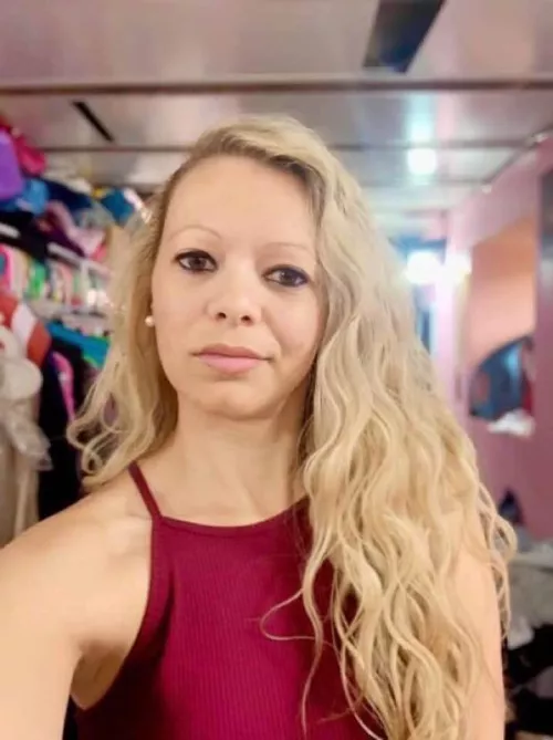 Anyone else think my wife would look great in a gangbang/orgy? DMs open let’s chat