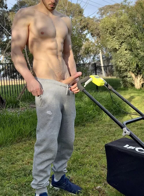 Anyone’s grass need a trim?