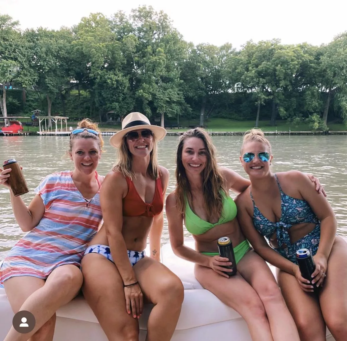 Bikini Milfs