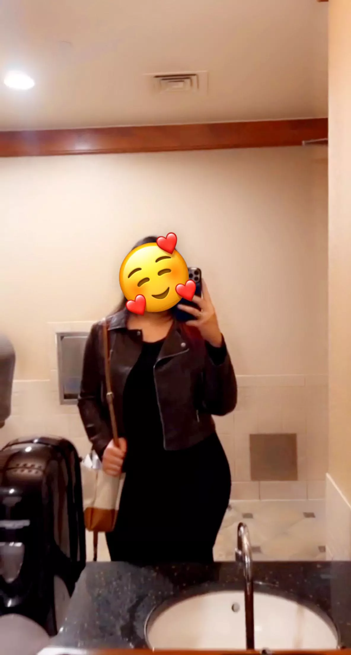 bout to get off work then ready for some fun tonight 🥰💦