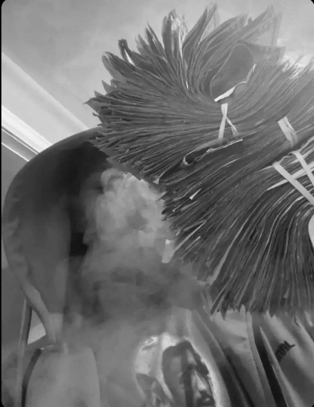 bruh i got a refund method for nike but i’m not a vendor or nun how much y’all think i should tax 10-15?