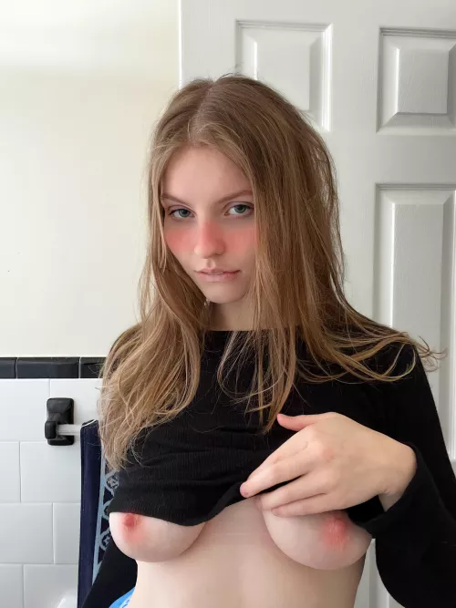 bubbles needs her nipples twisted 🫧🥺🍼💗🎀💌💕🧚🏻‍♀️