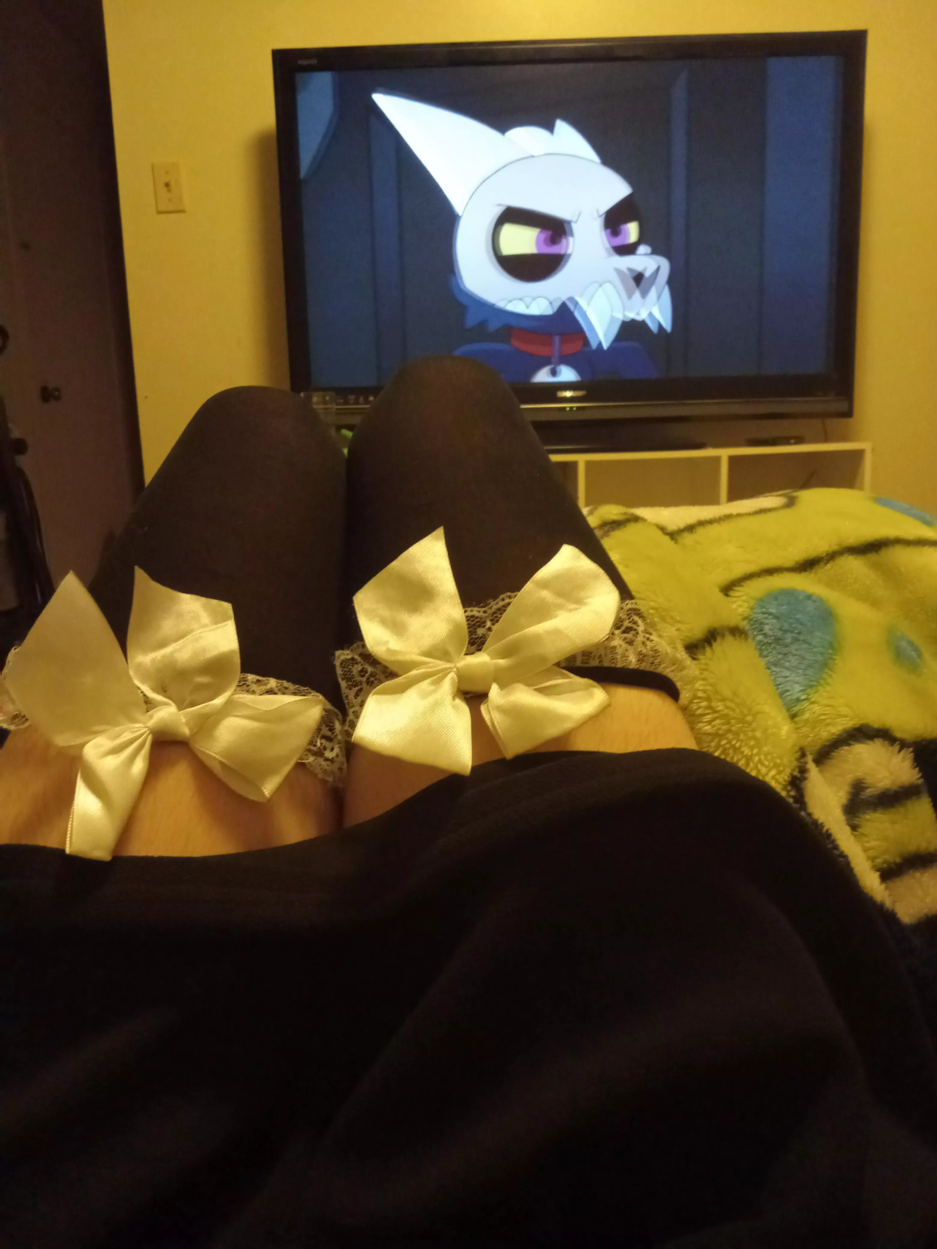 can't sleep, so im watching a show. (bonus points if u know the name of the show ;) )