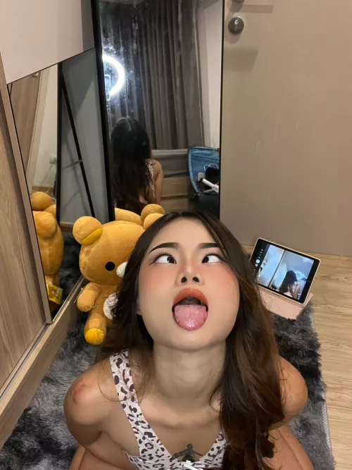 Coat my face with your cum 😋