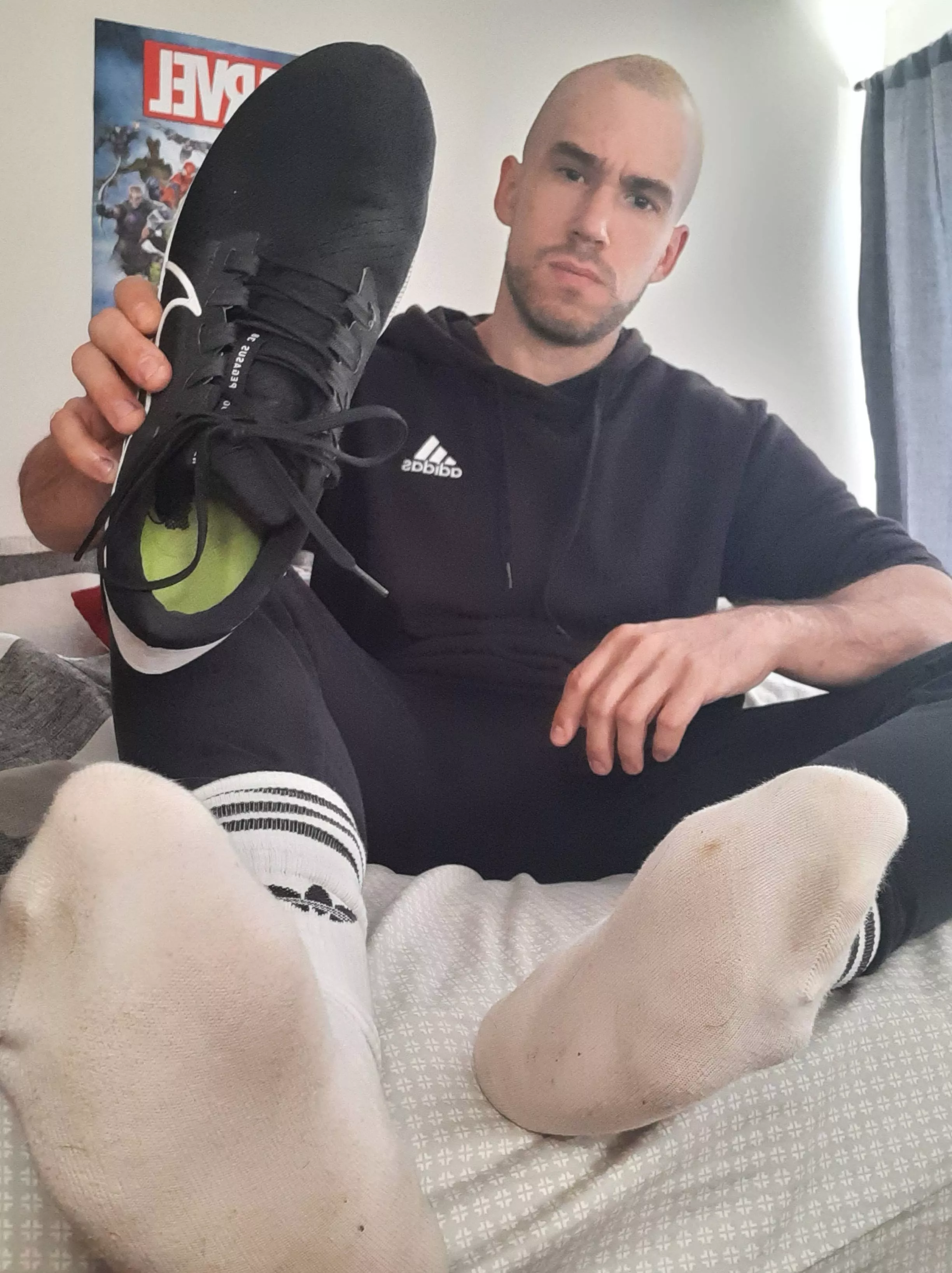 Come have a sniff 😈 @colecolossus