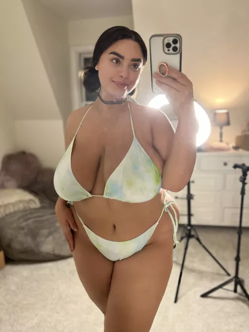 Do we like the low space buns or?? 🛸