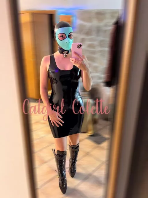 Dolly outfit for tonight, I’m so happy to have bought this Demask dress, I swear I’m smiling over the hood [F]