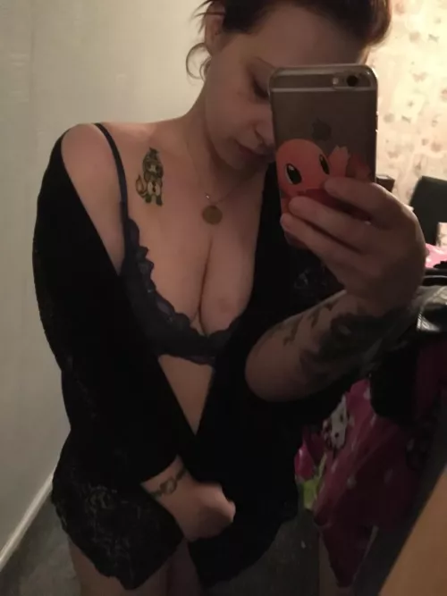 Felt cute might delete later 😉😘