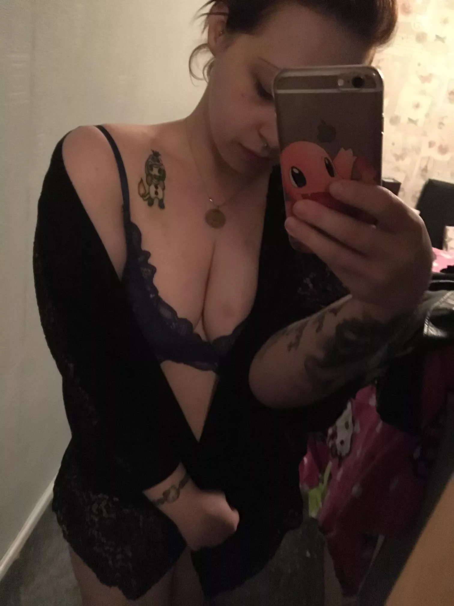 Felt cute might delete later 😉😘