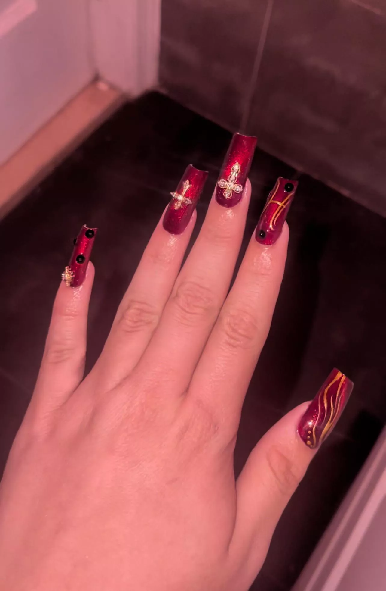 fresh set ❤️‍🔥anyone wanna hold my hand? 🥰