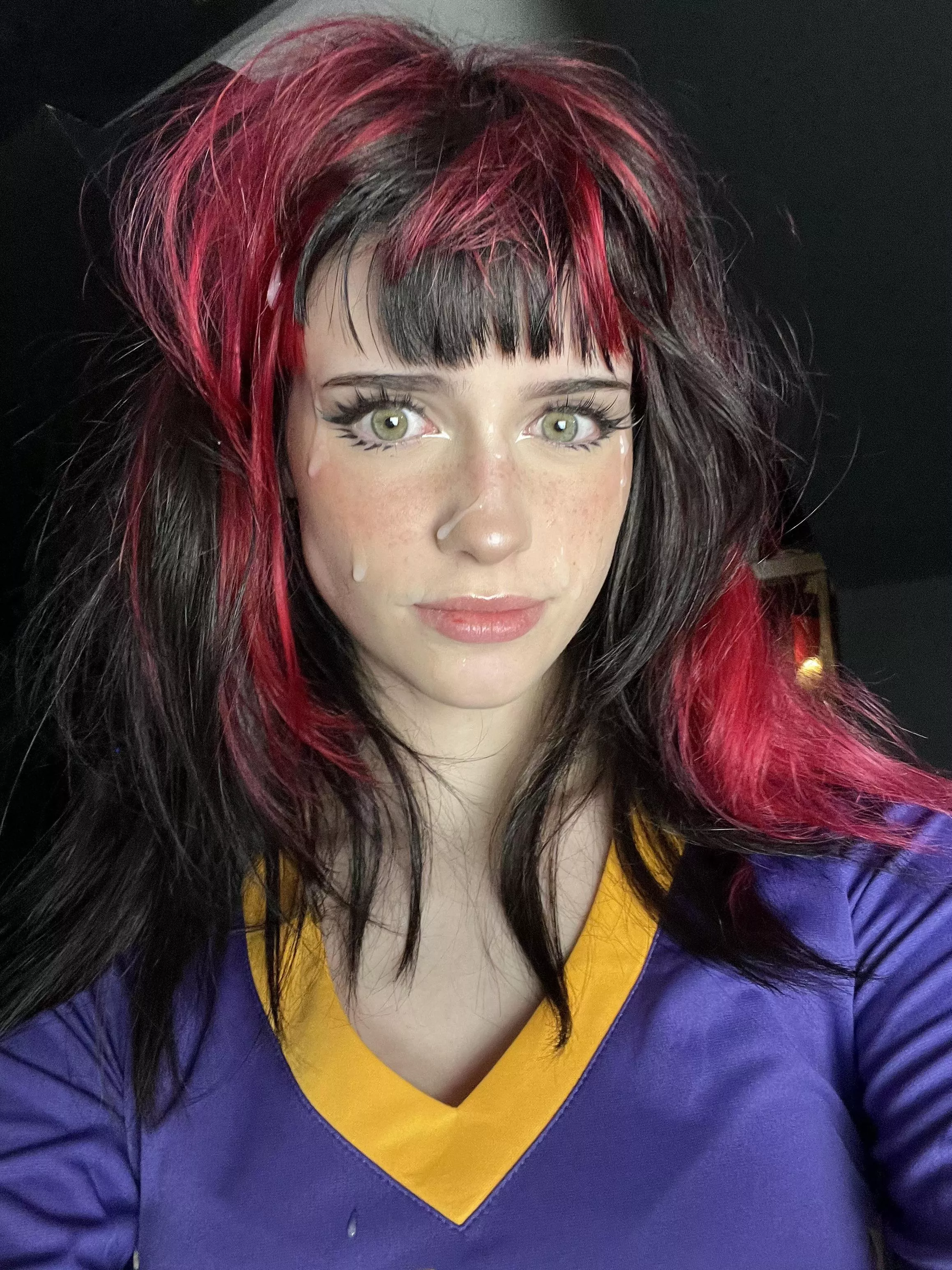 getting rewarded with a facial after a rough bj is the best feeling ever 🖤