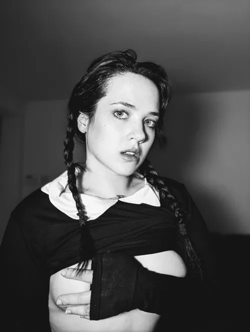 Give me a hand? 💜