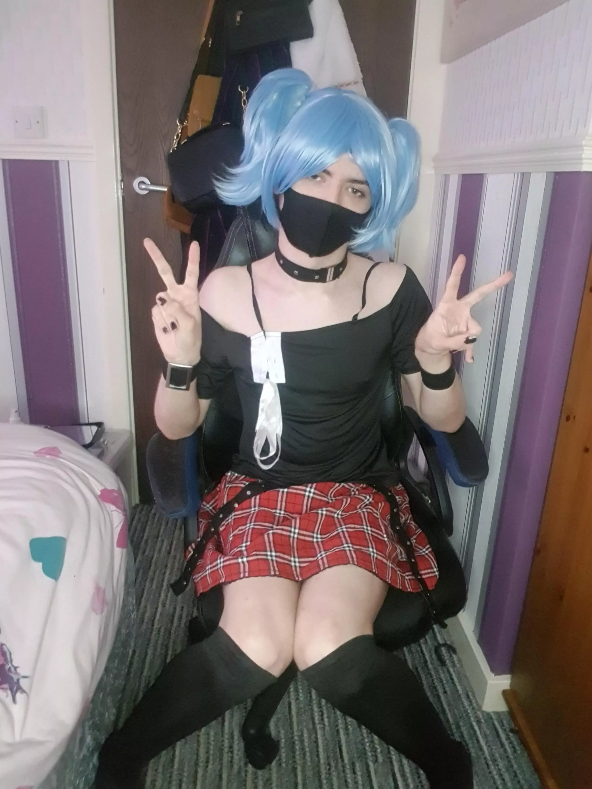 here is my nagisa shiota cosplay hope you like it 💙