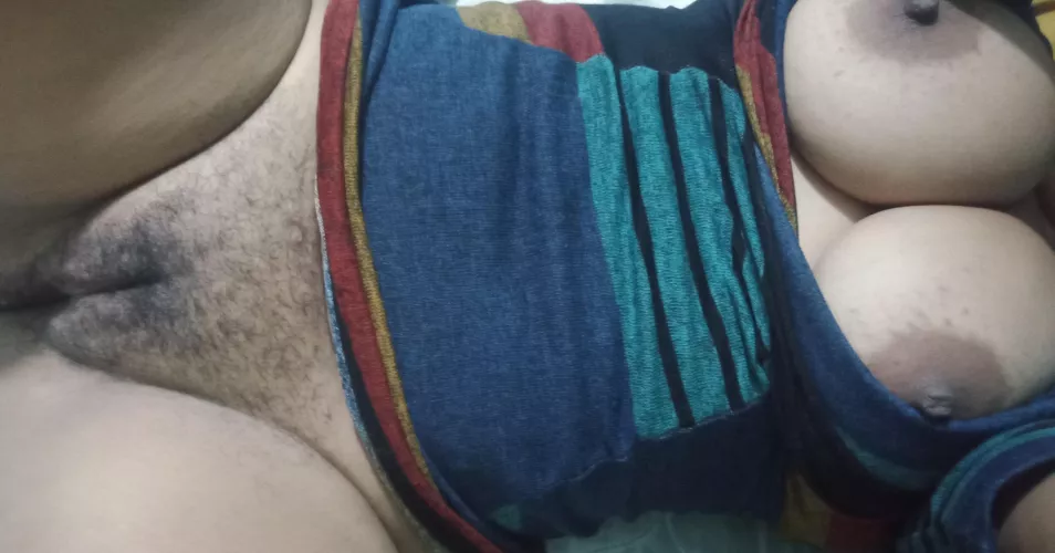 Hi I am salma 💋24 year I have many hairs in my 🍑 pussy if you like it? kik Salmahotx12 snapchat: delvalle_g8518 ❤️💕