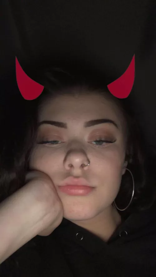Horny for a cuck to lick my clit while my friend pegs them 😈🫶🏻🍤 Sna🅿️chat houseofkitty 🖤