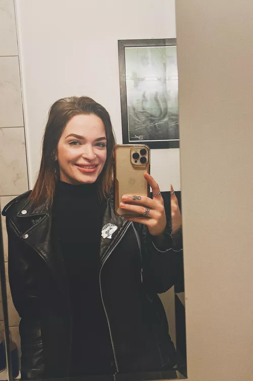 I love my paleness 🥰