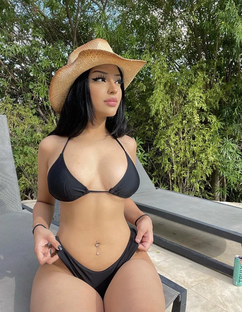 I should learn some bellydancing [img]