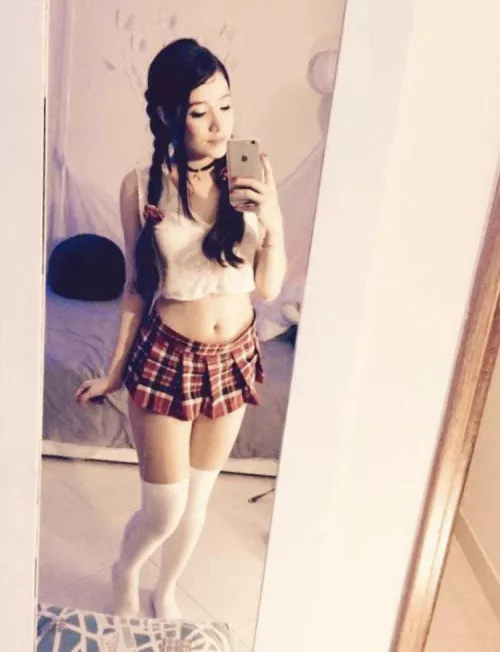 I’m 5’1 and 89 pounds :) dms open