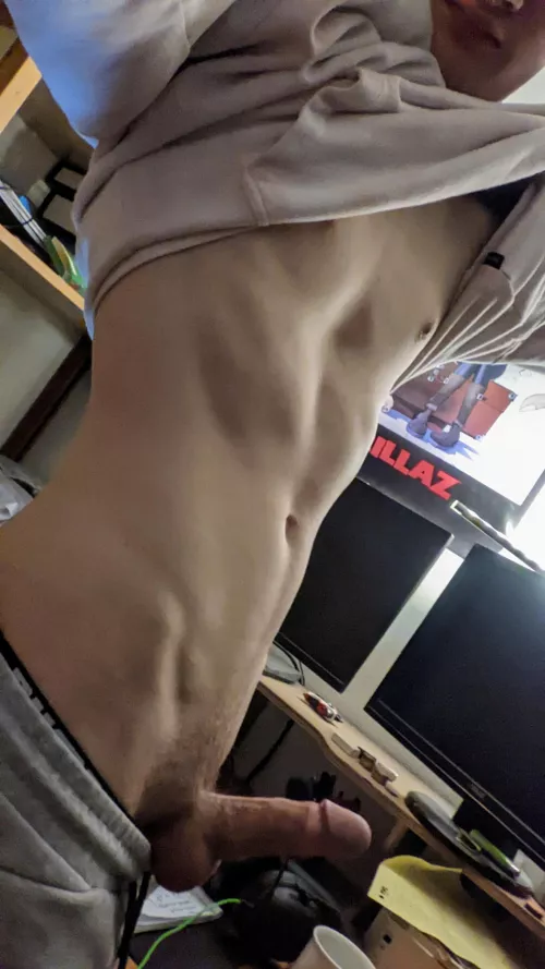 Im too horny to work on school rn 😖