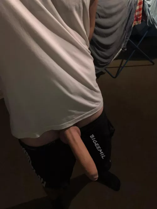 just a 19 y/o with a massive dick keep scrolling..