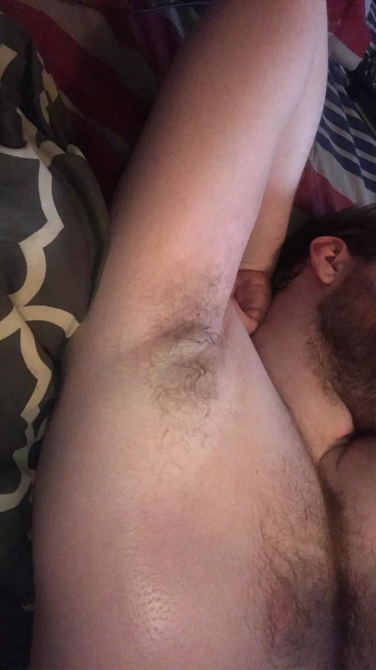 just finished raking leaves for an hour, come enjoy these pits while they’re sweaty as fuck. no deodorant of course 😈