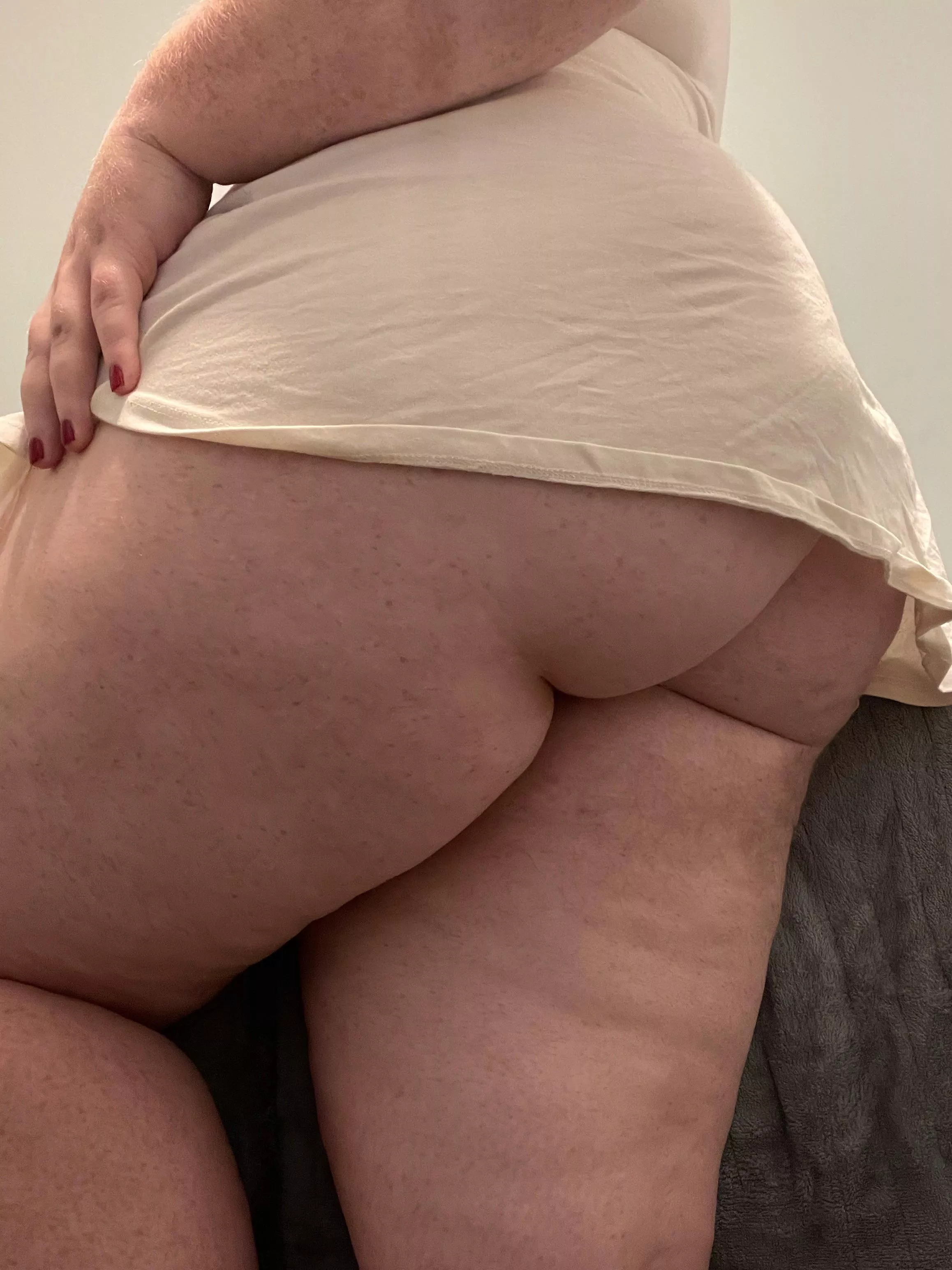 Lift it all the way and slide right in 😈