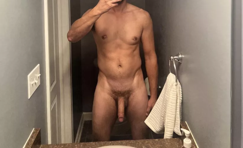 [M] Does anyone find me sexy?