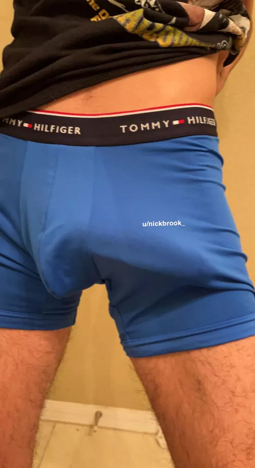 [male] 19 I’ve always wondered if I can have both genders on my cock thinking of experimenting:)