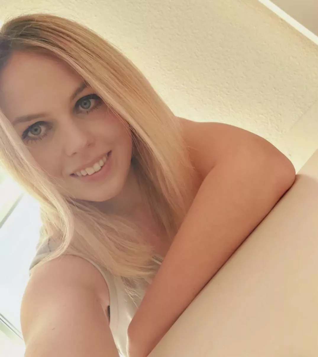 My best buddy is so horny for her